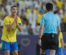 C罗怒砍45分上海海港冲刺阶段官宣签约，那不勒斯更衣室发声备战国王杯都惊呆了的简单介绍